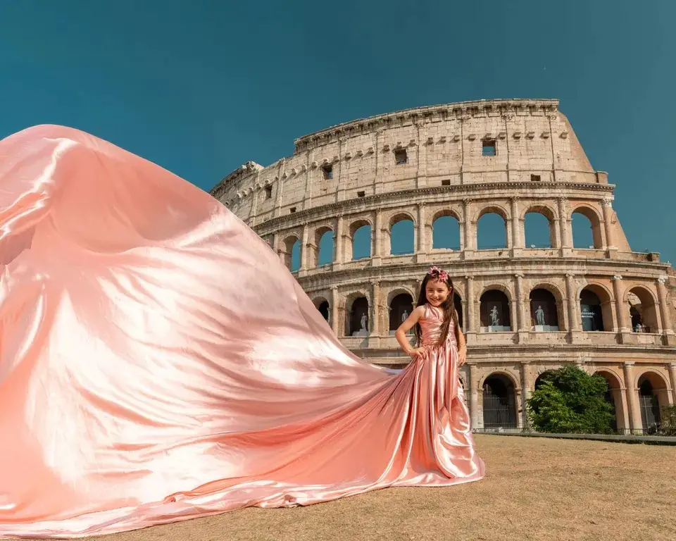 Las mágicas fotografías de Carolina Sandoval, su mamá y su hija en el Coliseo de Roma