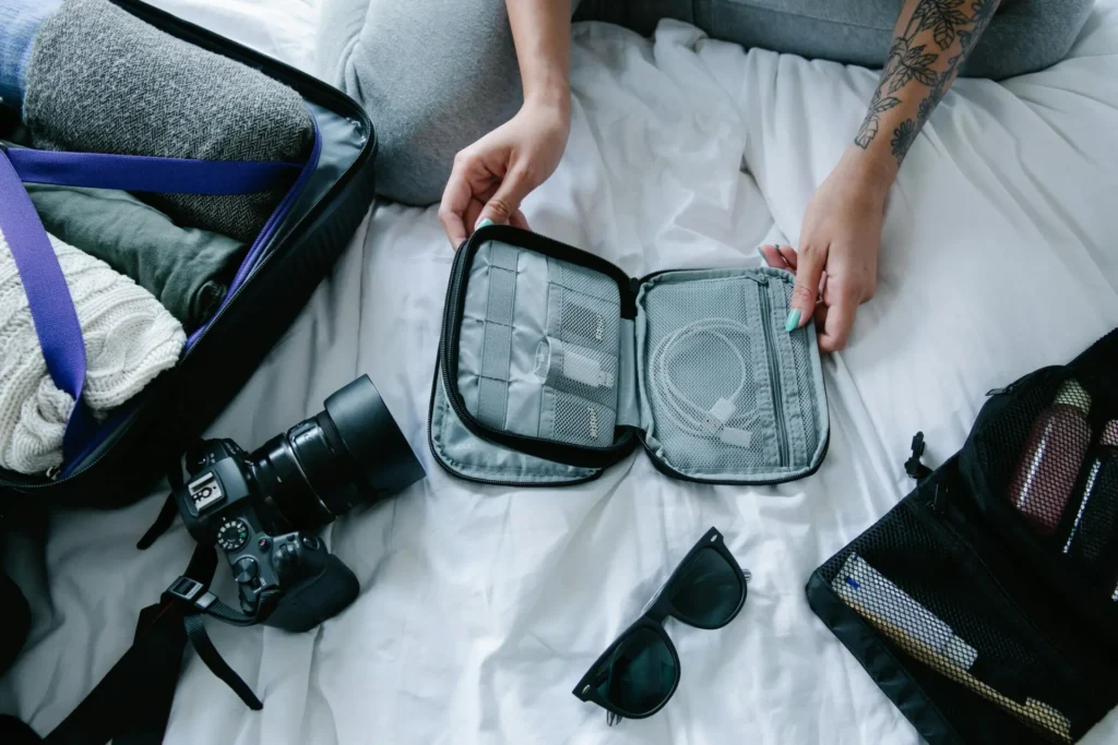 ¿Qué empacar en mi maleta para un viaje corto?