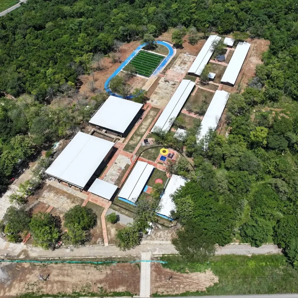 Shakira anunció que finalizó la construcción de su colegio Pies Descalzos en el Catatumbo 4 Shakira anunció que finalizó la construcción de su colegio Pies Descalzos en el Catatumbo