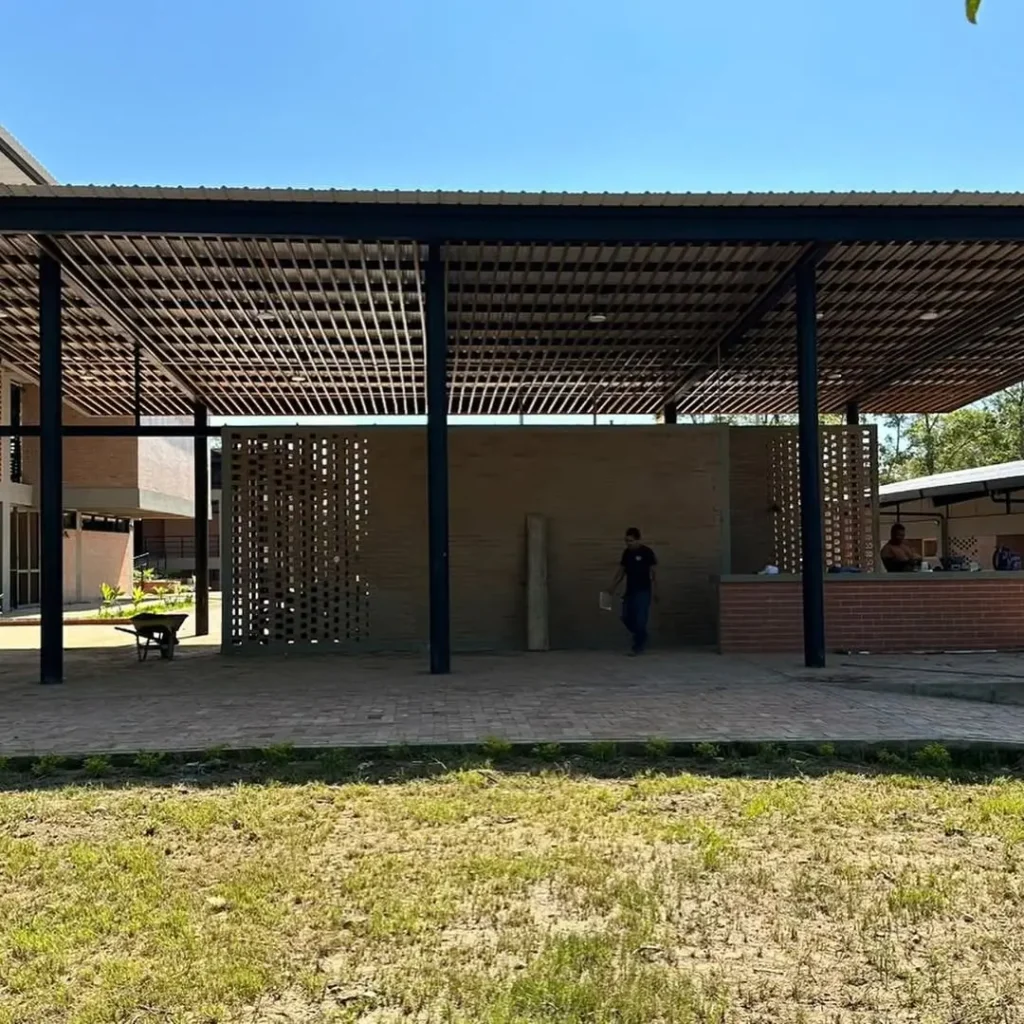 Shakira anunció que finalizó la construcción de su colegio Pies Descalzos en el Catatumbo 1 Shakira anunció que finalizó la construcción de su colegio Pies Descalzos en el Catatumbo
