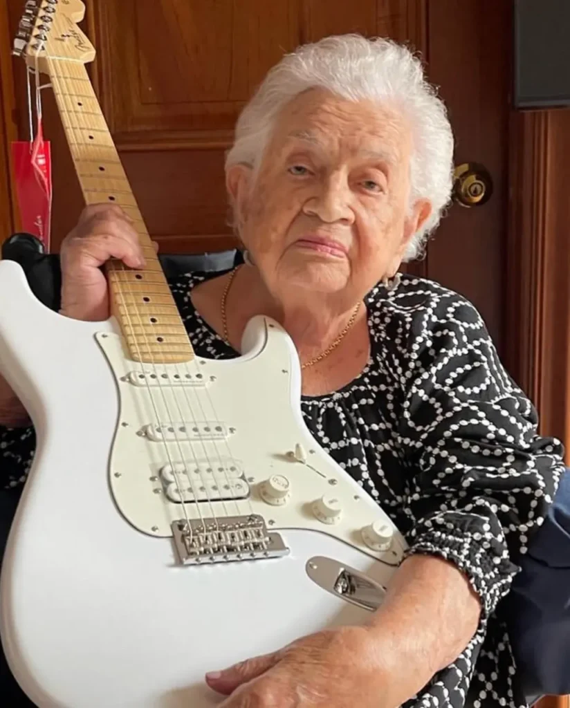 A sus 95 años, falleció la mamá de Juanes 4 A sus 95 años, falleció la mamá de Juanes