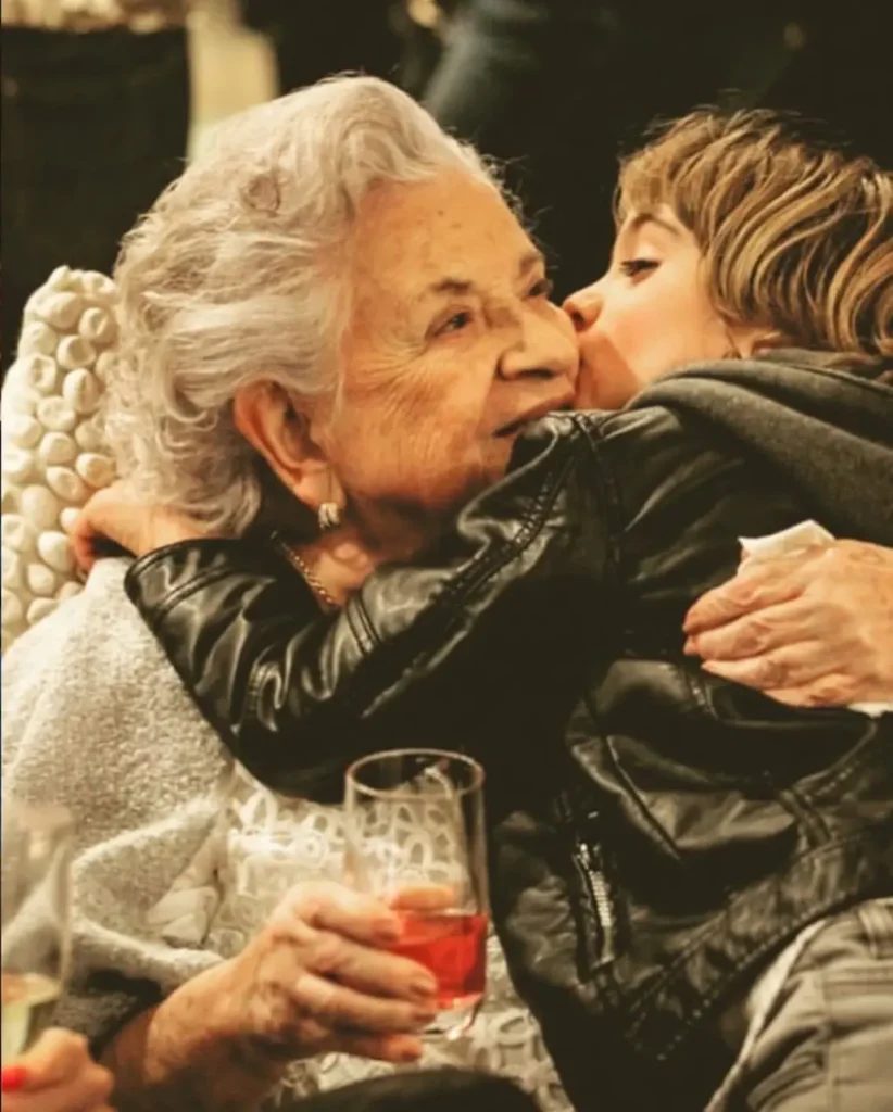 A sus 95 años, falleció la mamá de Juanes 3 A sus 95 años, falleció la mamá de Juanes