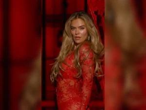 «Oficialmente un Angelito de Victoria Secret»: Karol G