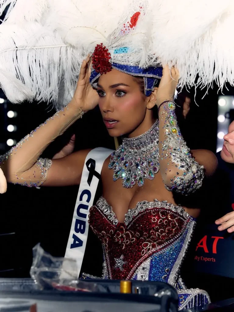 Latinas en Miss Universo, se lucieron con sus trajes típicos 6 Latinas en Miss Universo, se lucieron con sus trajes típicos