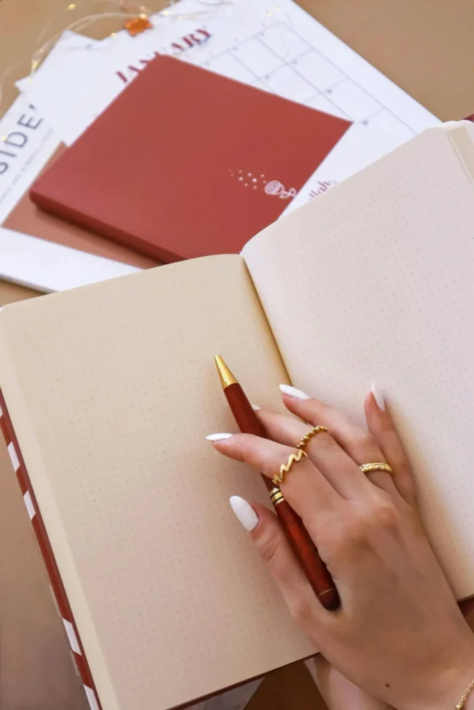 Estás son las joyas que no sobrecargan tu outfit 1 Estás son las joyas que no sobrecargan tu outfit