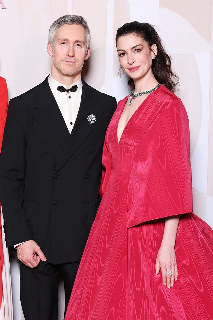 Anne Hathaway sorprende al anunciar que espera su tercer hijo a los 43 años 2 Anne Hathaway