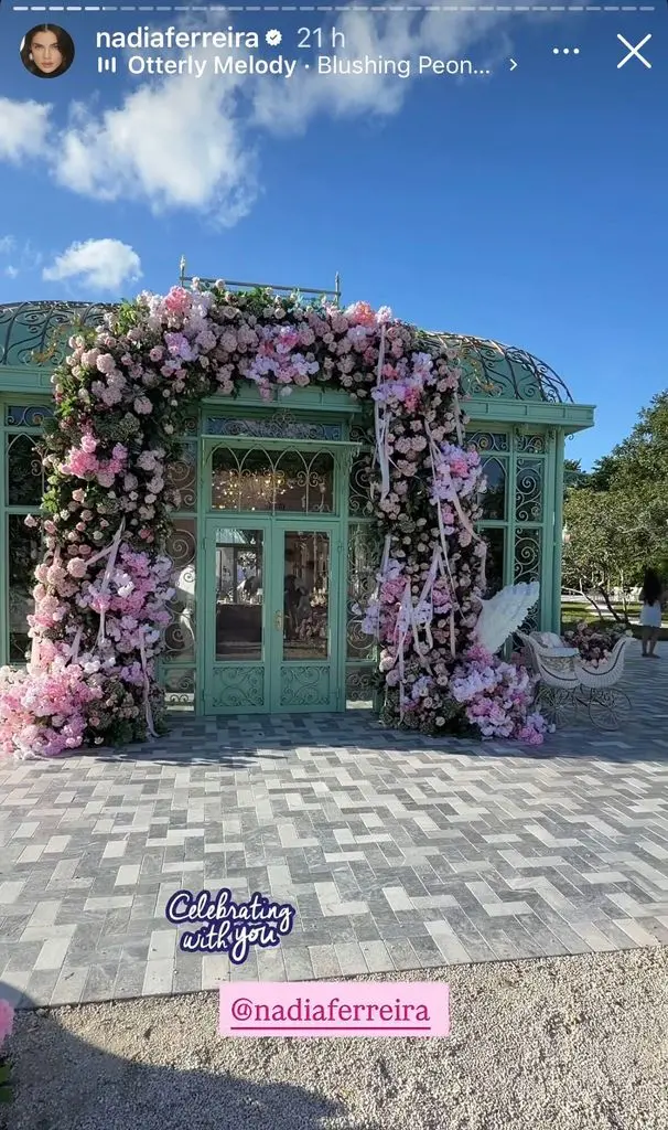 Nadia Ferreira y Marc Anthony celebran la llegada de su hija con una fiesta inspirada en un jardín victoriano 2 Nadia Ferreira y Marc Anthony