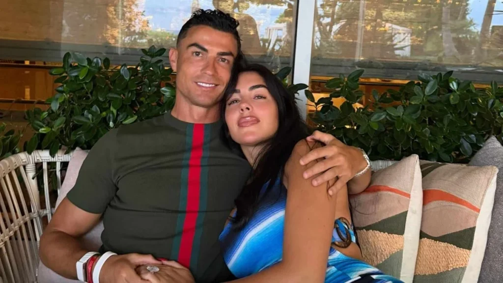 Cristiano Ronaldo y Georgina Rodríguez: esto es lo que se sabe sobre la fecha de su esperada boda 2 Cristiano Ronaldo y Georgina Rodríguez: esto es lo que se sabe sobre la fecha de su esperada boda