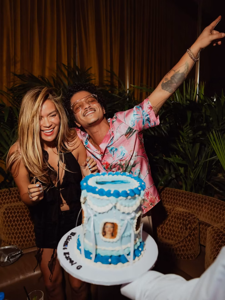 Karol G y Bruno Mars: cómo “Still” convirtió una colaboración en rumores de romance 1 Karol G