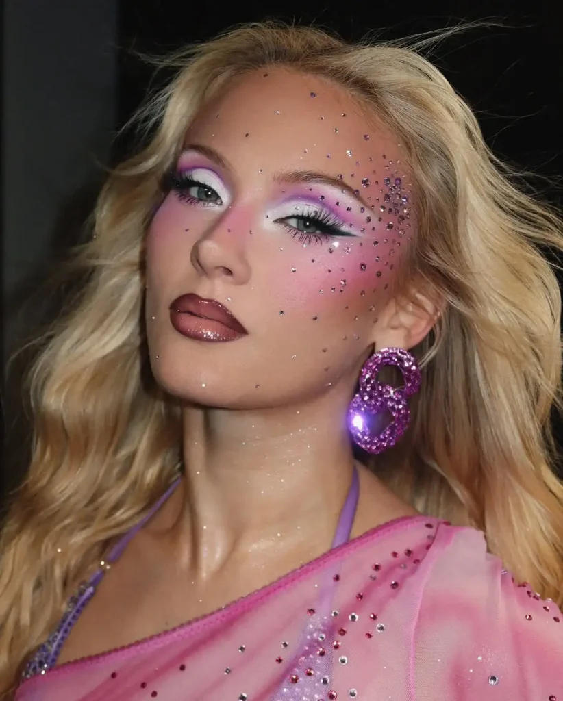 ¿Adiós al “clean girl”? Las tendencias de maquillaje que están cambiando la belleza en 2026 2 Maquillaje